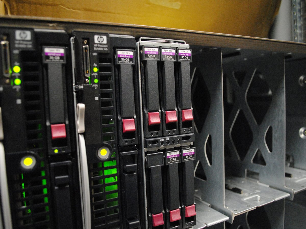 Blades HP ProLiant BL460c τοποθετημένα σε enclosure c-class, Άμστερνταμ, 2011
