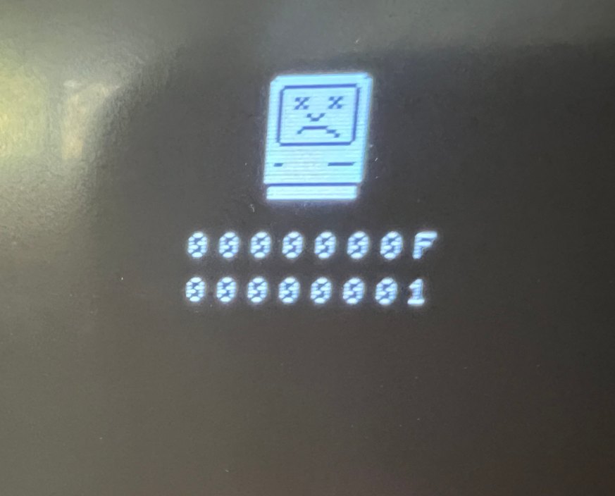 Ένα Sad Mac σε Macintosh SE/30, σφάλμα 0000000F